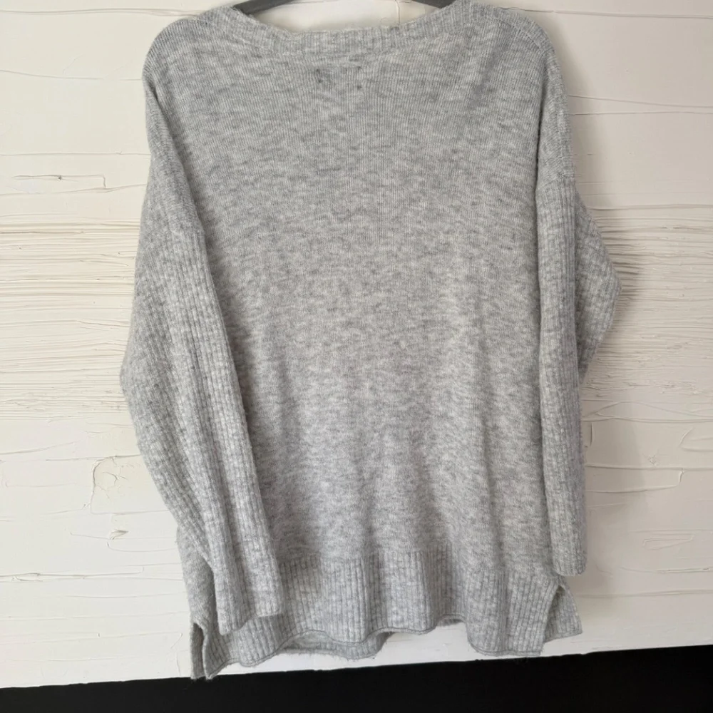 Abercrombie Super Soft Two-Pocket Sweater | Size M - Picture 3 of 7